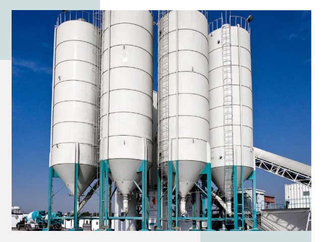 Строительство цементных силосов в Урае